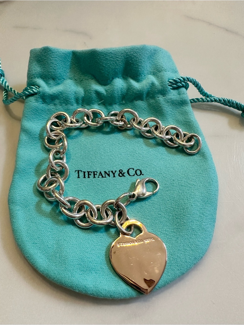Tiffany & Co. bracelet with Gold Plated Toggle Heart Tag Charm - Authentic - Picture 2 of 6